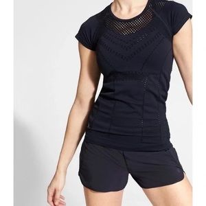 Athleta Black Diamond Mesh Trophy Short Sleeve Seamless T-shirt Size Large